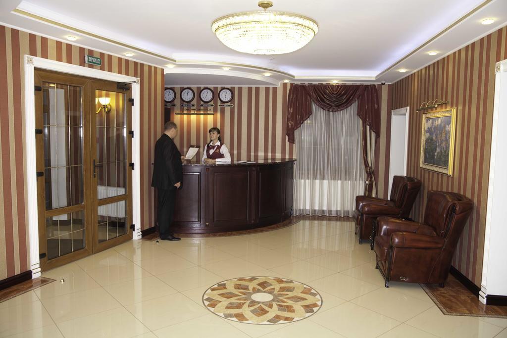 Citadel Hotel Myla Exterior foto