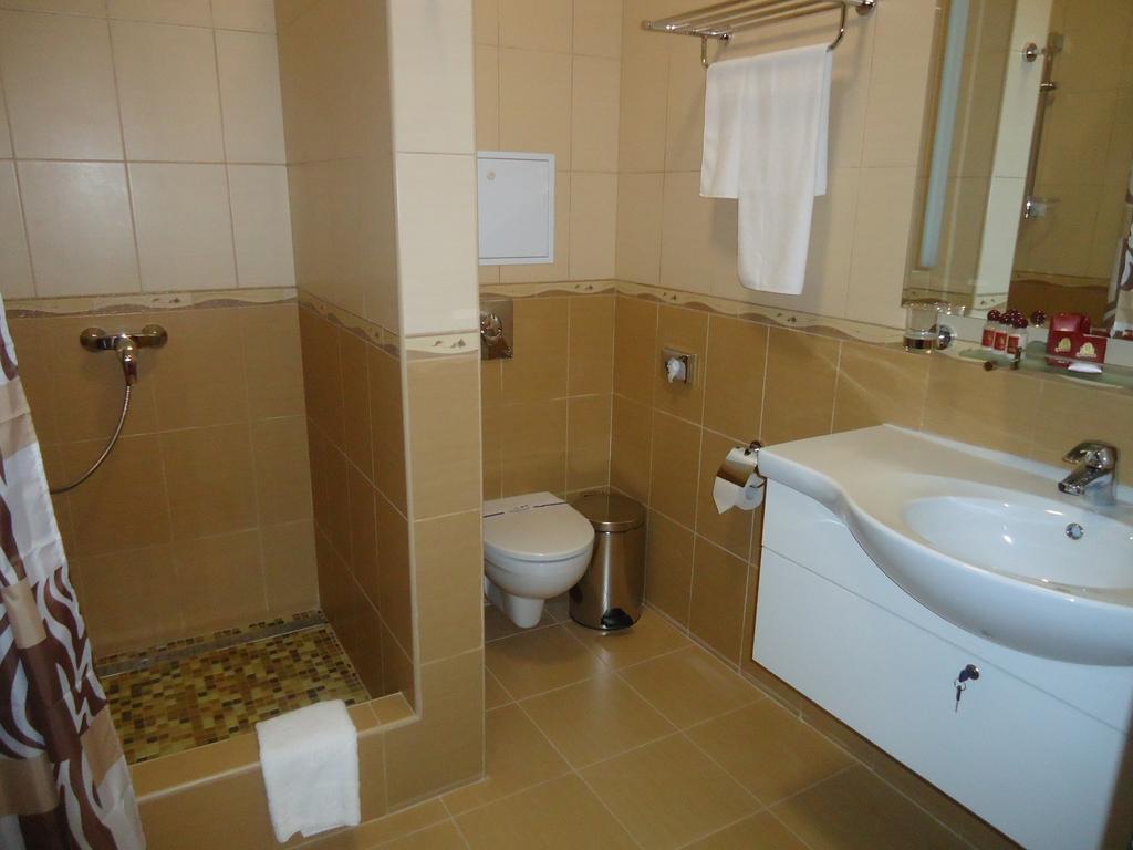 Citadel Hotel Myla Habitación foto